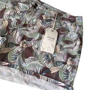 Royalty for Me Collection Floral Cuff Cotton Blend Shorts Women's Size 18 NWT